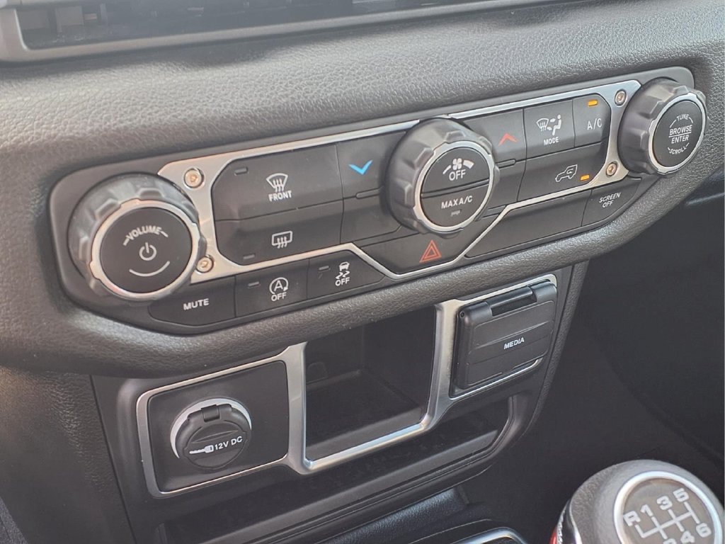 Used 2024 Jeep Gladiator Sport AWD/4WD image 17