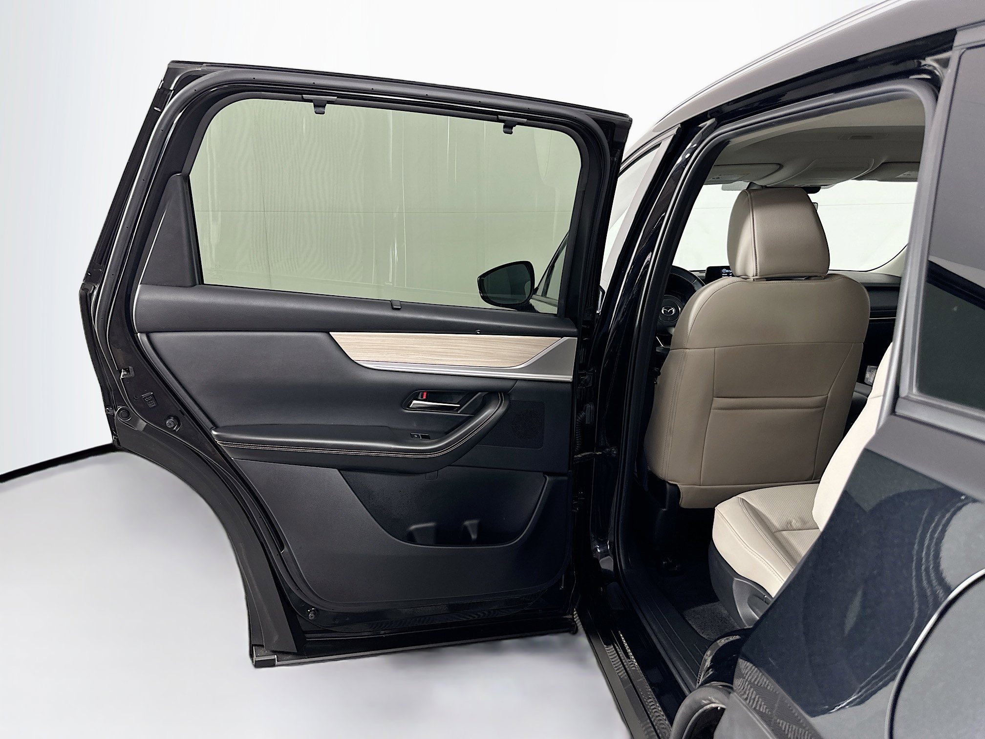 Used 2024 MAZDA CX-90 Plug-In Hybrid w/ Preferred AWD/4WD image 26