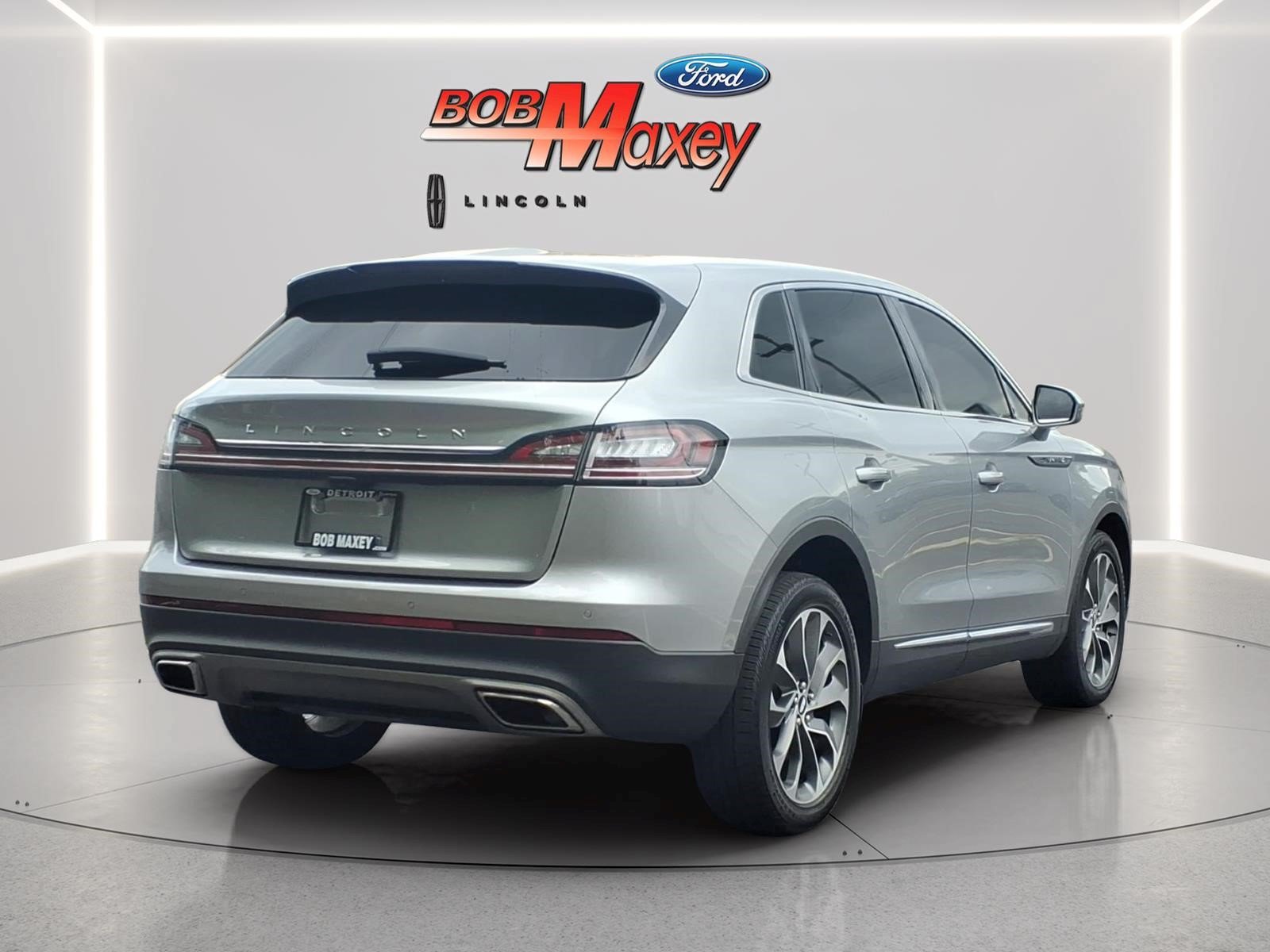 Used 2023 Lincoln Nautilus Reserve AWD/4WD image 4