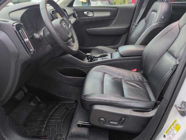 Used 2024 Volvo XC40 B5 Core AWD/4WD image 22