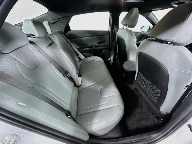 Used 2025 Hyundai Elantra Limited FWD image 30