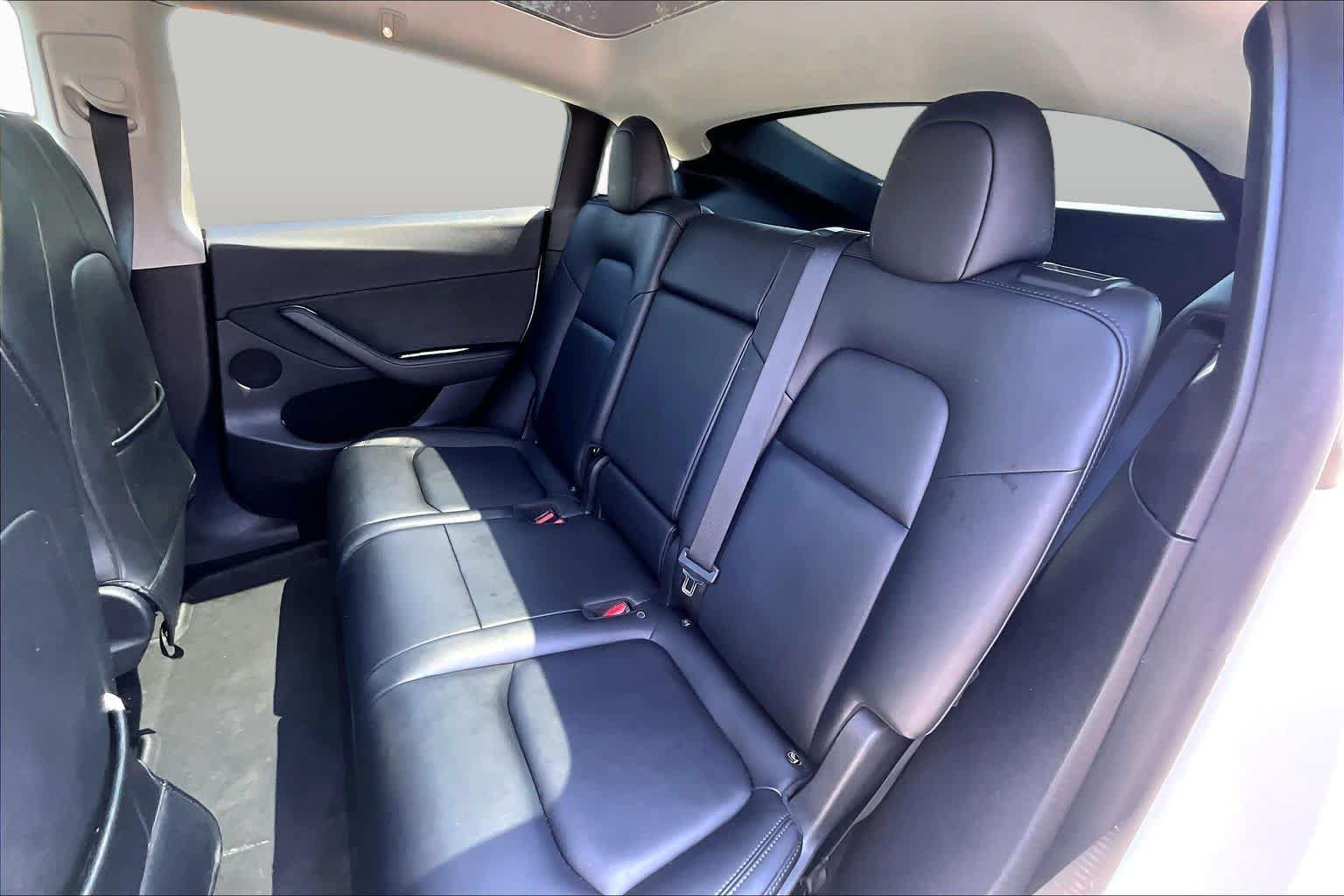 Used 2022 Tesla Model Y Long Range AWD/4WD image 21