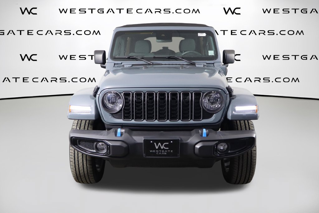 Used 2024 Jeep Wrangler Unlimited w/ Convenience Group AWD/4WD image 2