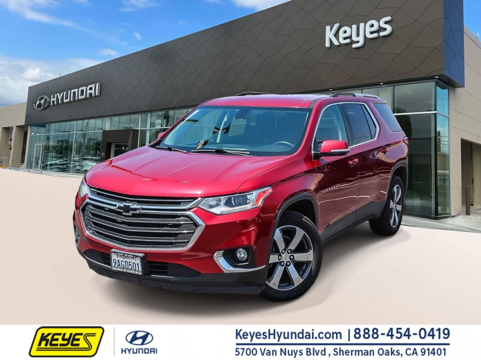 Used 2018 Chevrolet Traverse LT w/ LPO, Cargo Package FWD image 1