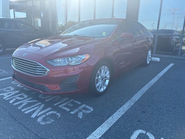 Used 2019 Ford Fusion SE FWD image 1