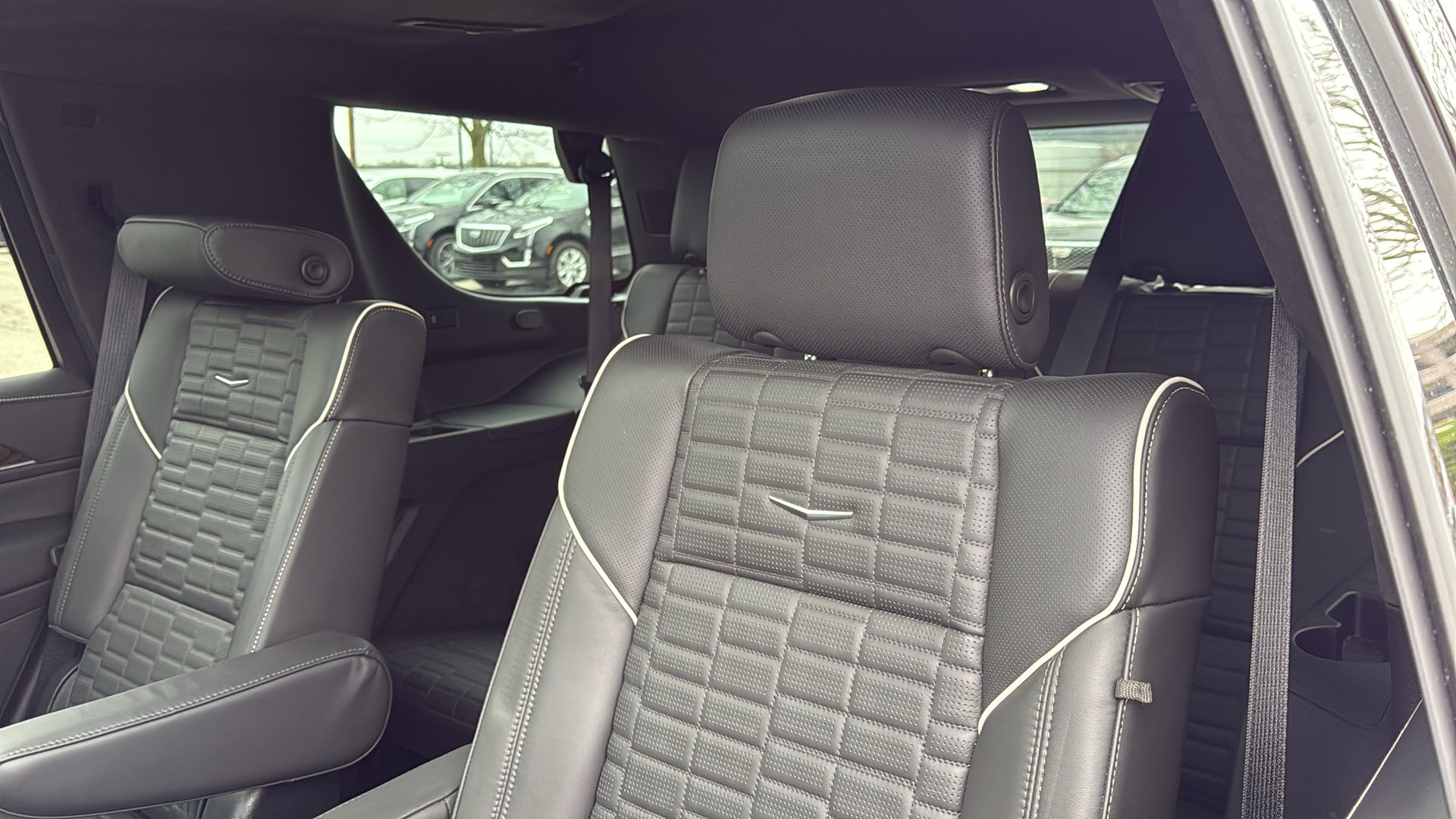 Certified 2024 Cadillac Escalade Premium Luxury Platinum AWD/4WD image 28