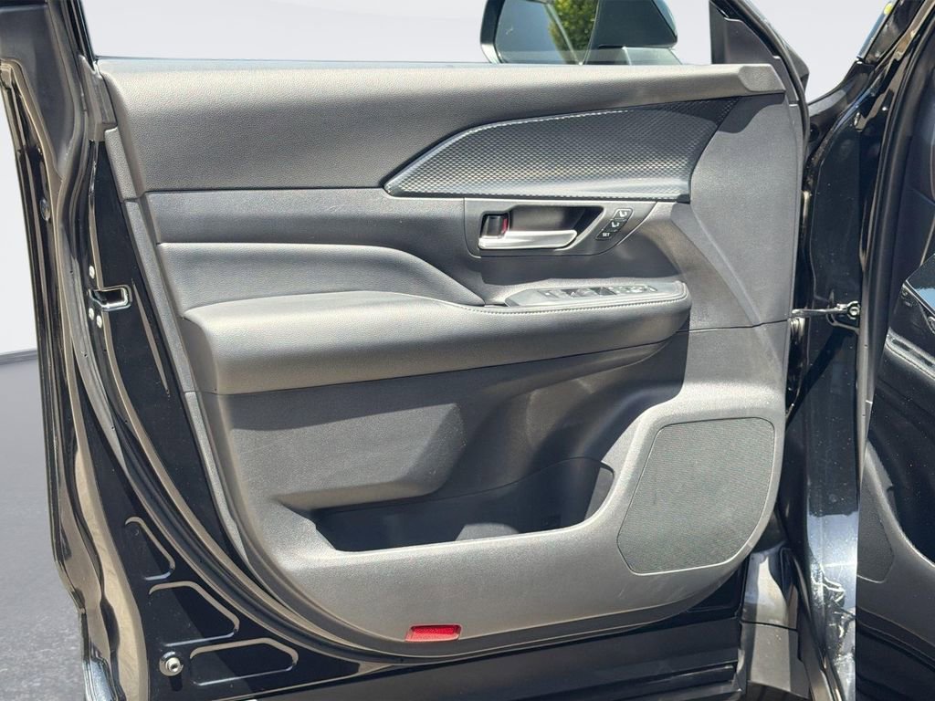 Used 2025 Toyota Grand Highlander AWD Hybrid image 20