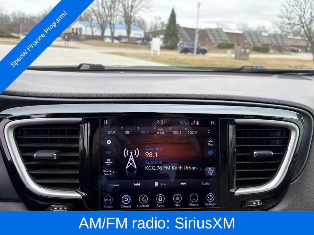 Used 2020 Chrysler Pacifica Touring-L Plus image 18