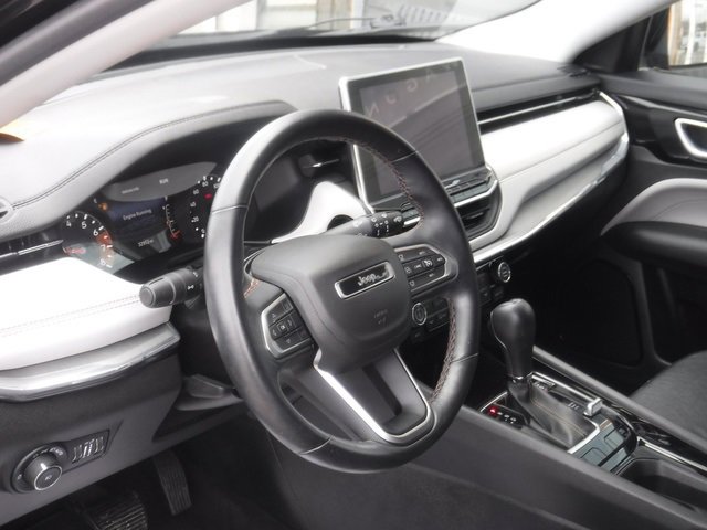 Used 2022 Jeep Compass Limited image 13