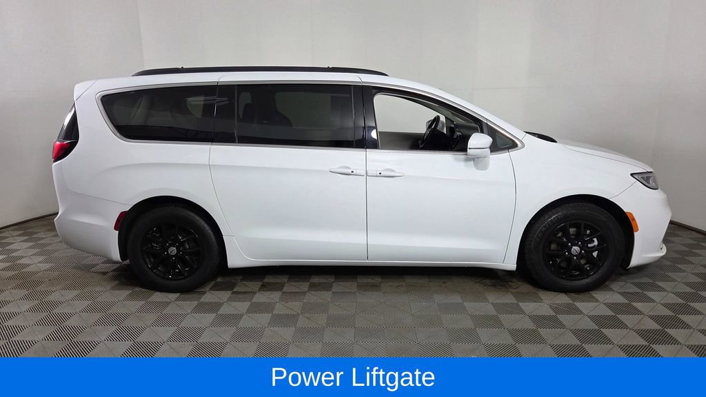 Used 2022 Chrysler Pacifica Touring-L image 9