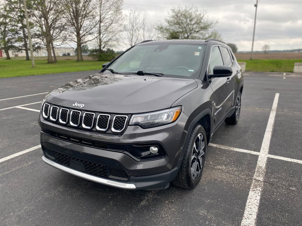 Used 2024 Jeep Compass Limited AWD/4WD image 3