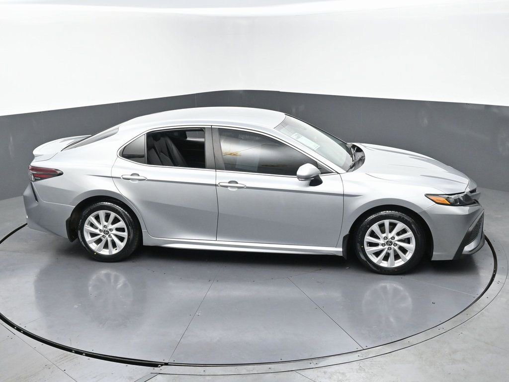 Used 2021 Toyota Camry SE image 38