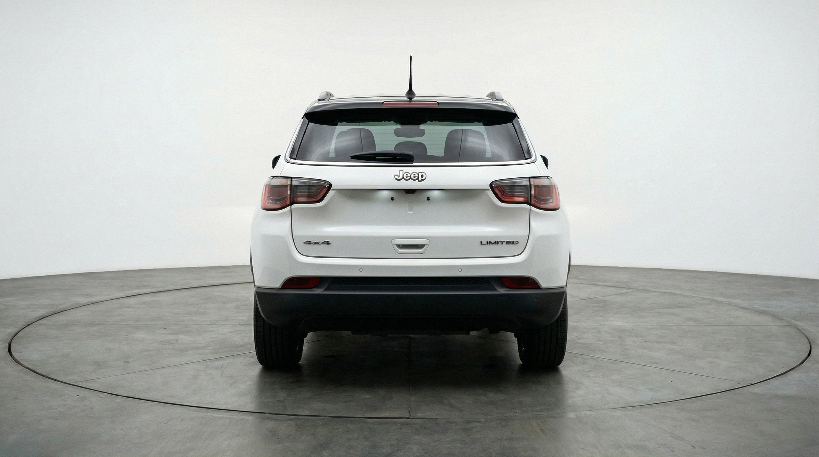 Used 2025 Jeep Compass Limited image 7