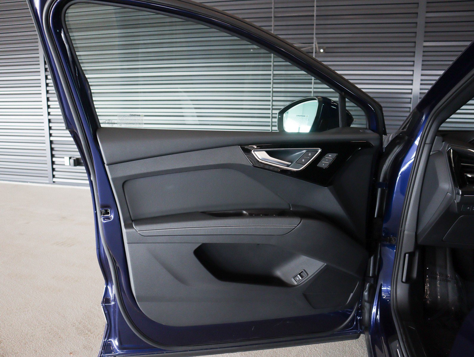 Used 2025 Audi Q4 e-tron Prestige w/ Sport Package image 22