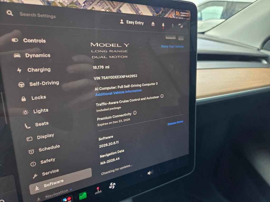 Used 2022 Tesla Model Y Long Range AWD/4WD image 37