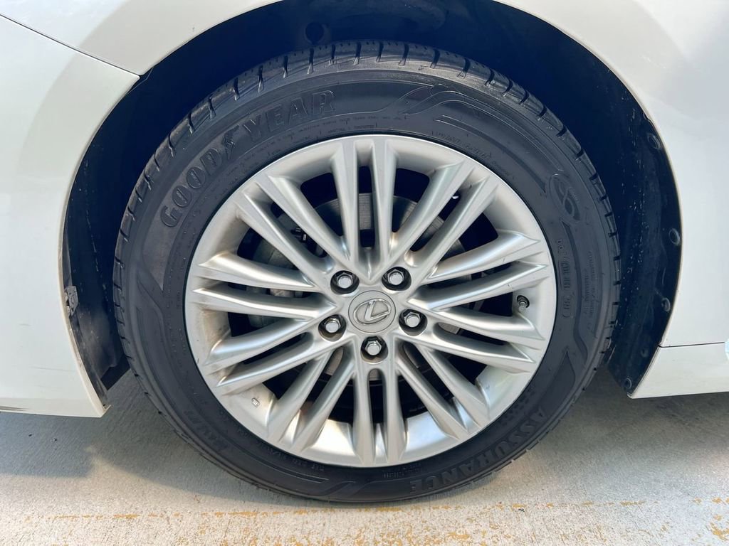 Used 2016 Lexus ES 350 w/ Premium Package w/Wood Trim FWD image 9