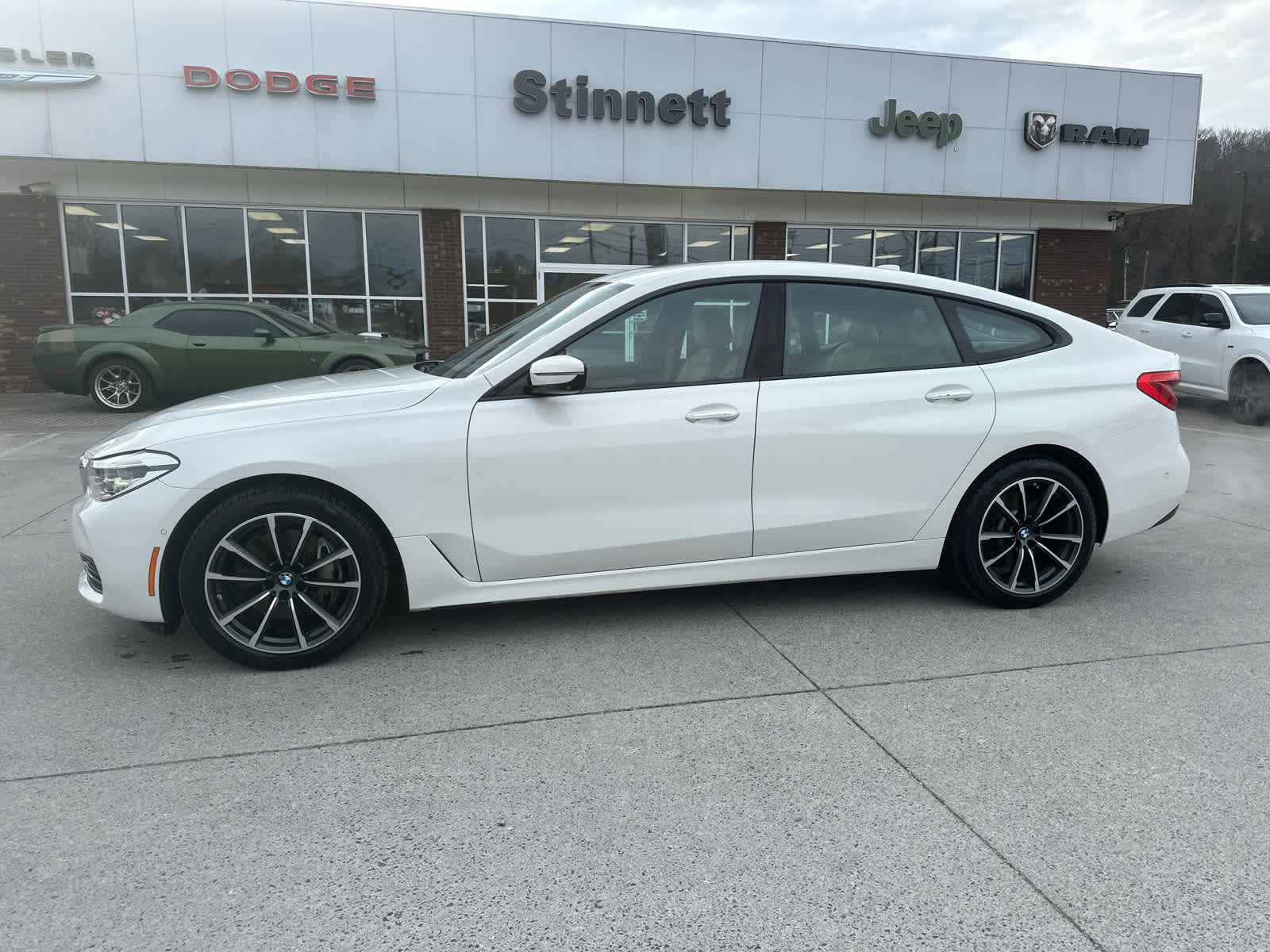 Used 2018 BMW 640i Gran Turismo xDrive image 2