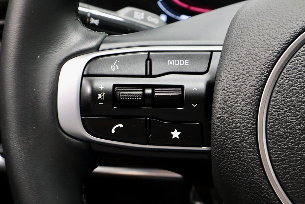 Used 2025 Kia Sportage EX w/ Premium Package FWD image 27