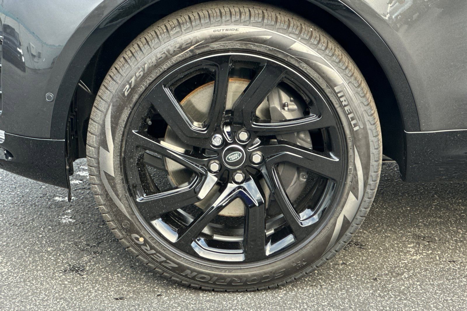 New 2025 Land Rover Discovery Dynamic SE AWD/4WD image 25