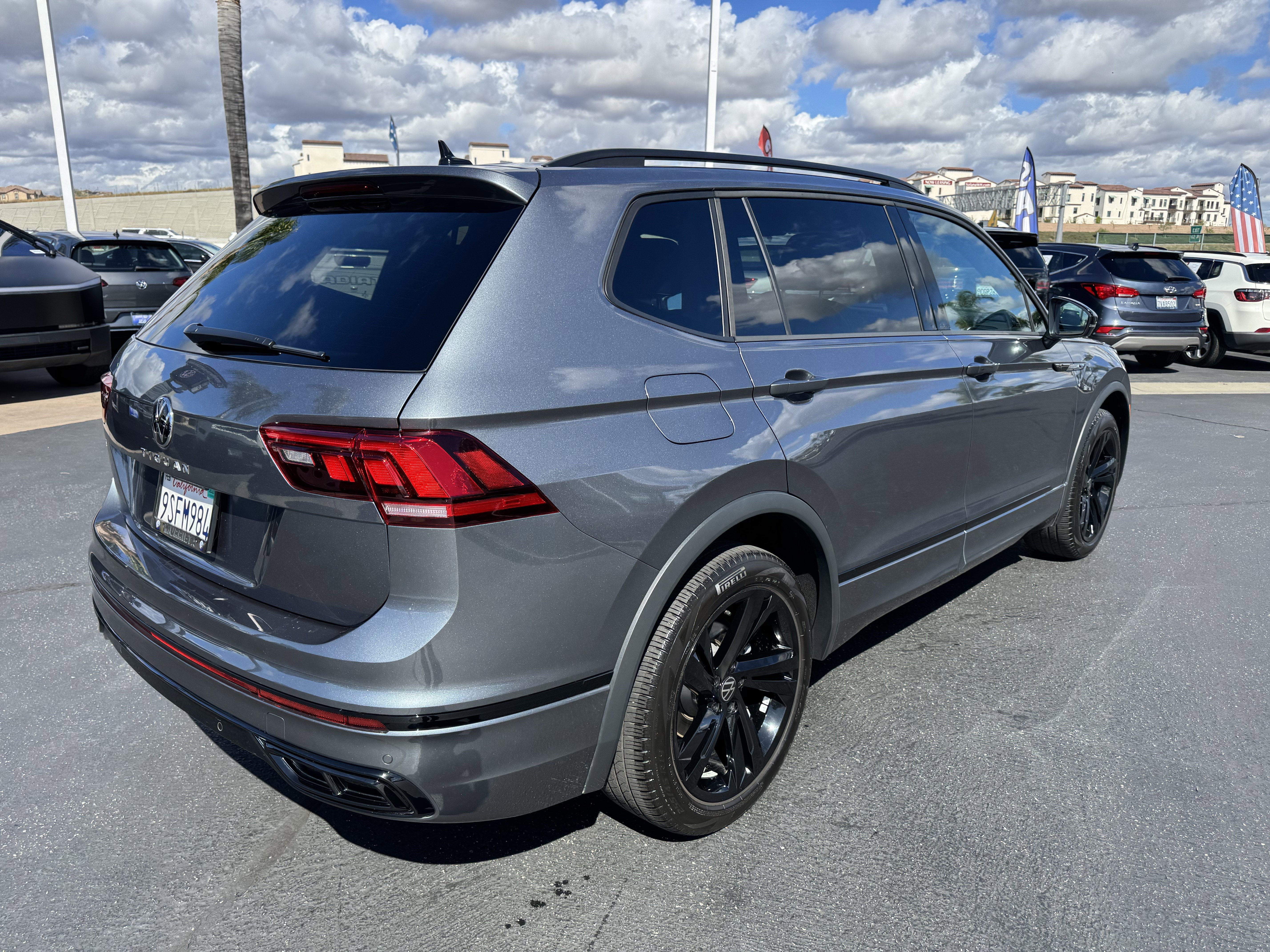 Certified 2024 Volkswagen Tiguan SE R-Line FWD image 10