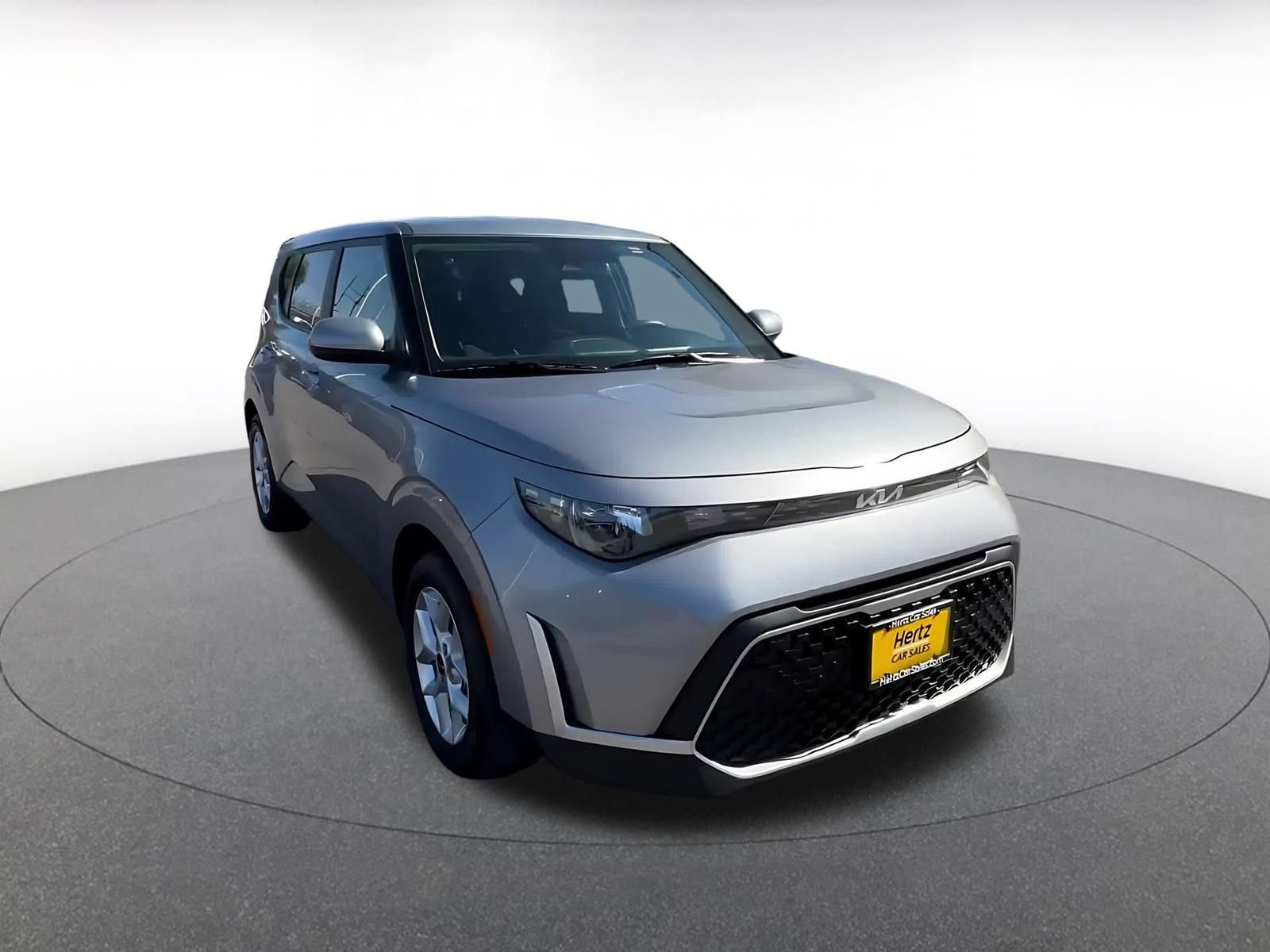 Used 2025 Kia Soul LX w/ LX Technology Package FWD image 3