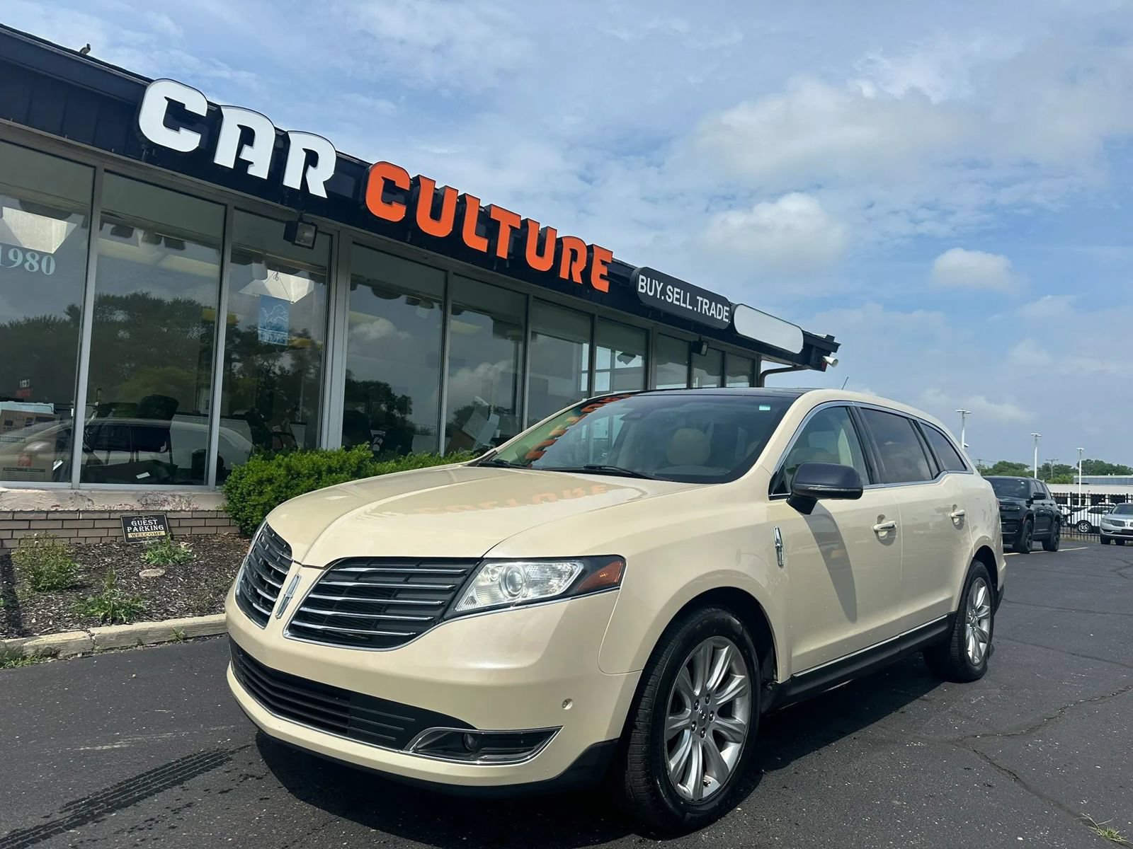 Used 2018 Lincoln MKT AWD w/ Technology Package