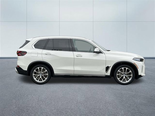 Certified 2025 BMW X5 xDrive50e w/ Premium Package image 5