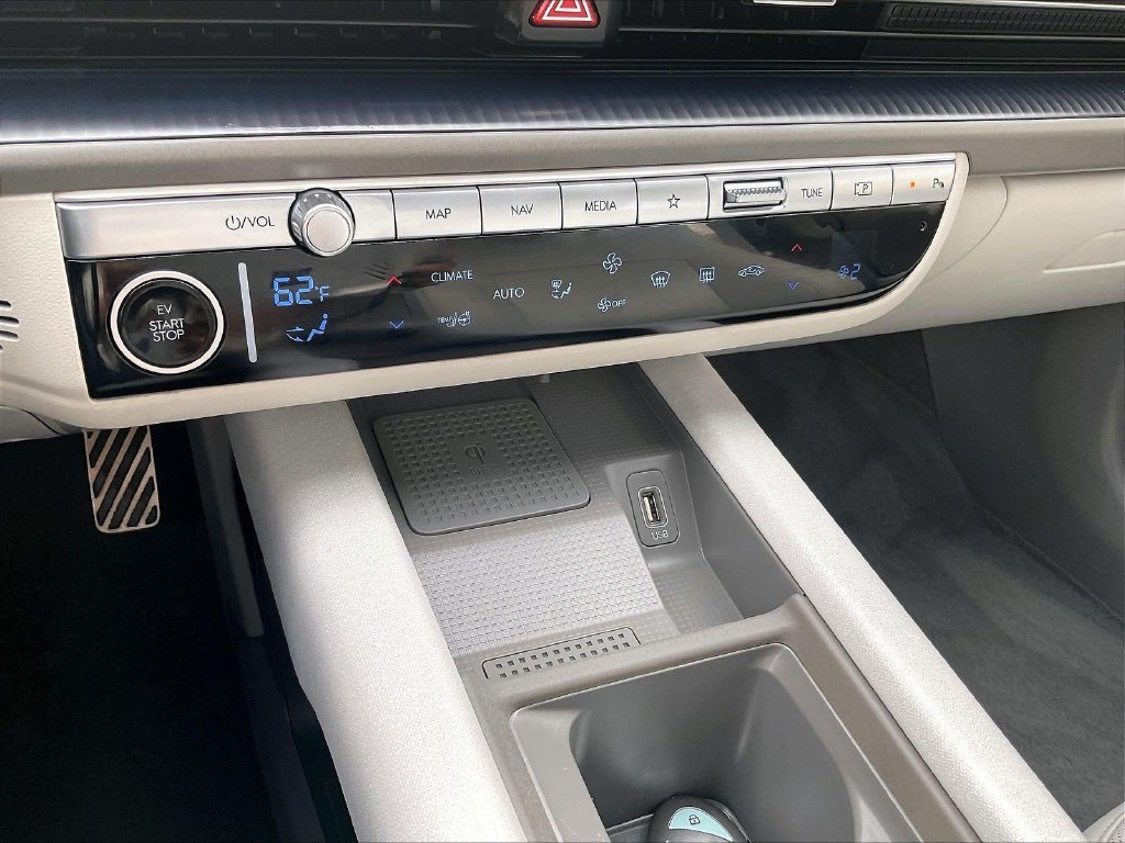Used 2024 Hyundai Ioniq 6 Limited AWD/4WD image 26