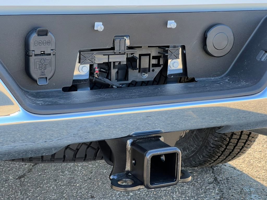 New 2026 GMC Sierra 2500 SLE w/ SLE Value Package; image 8