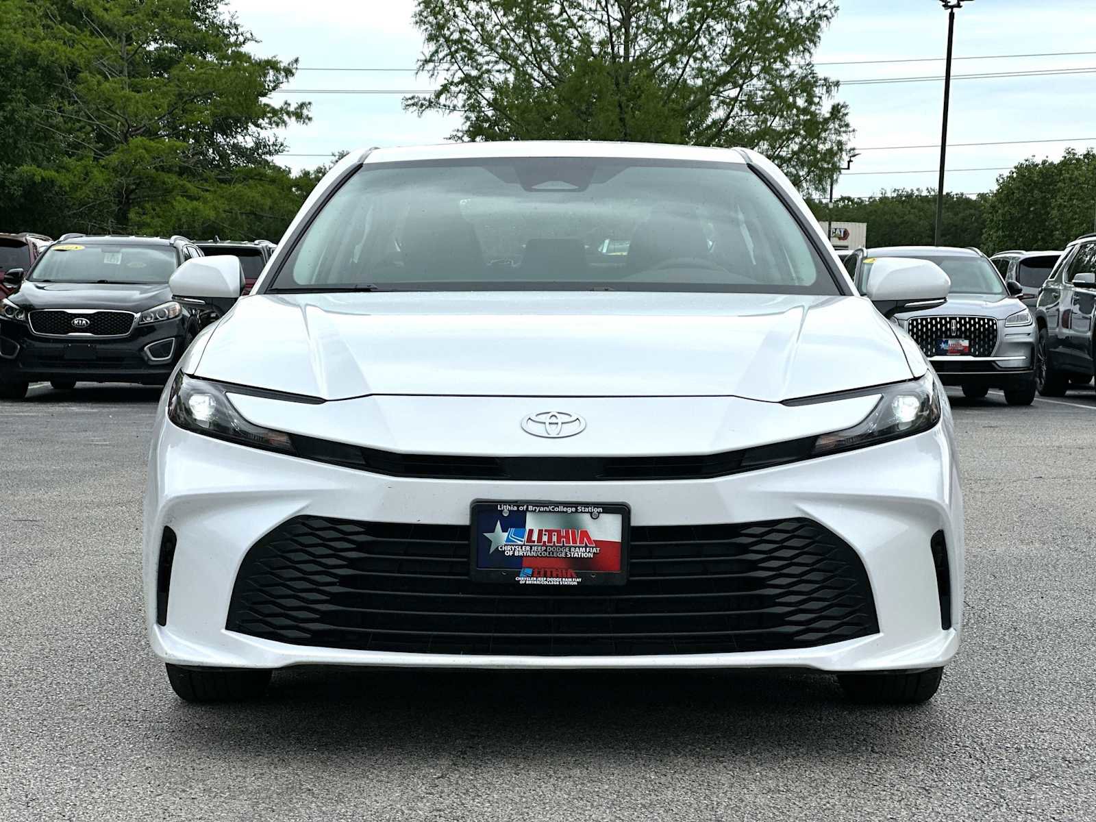 Used 2025 Toyota Camry LE image 10