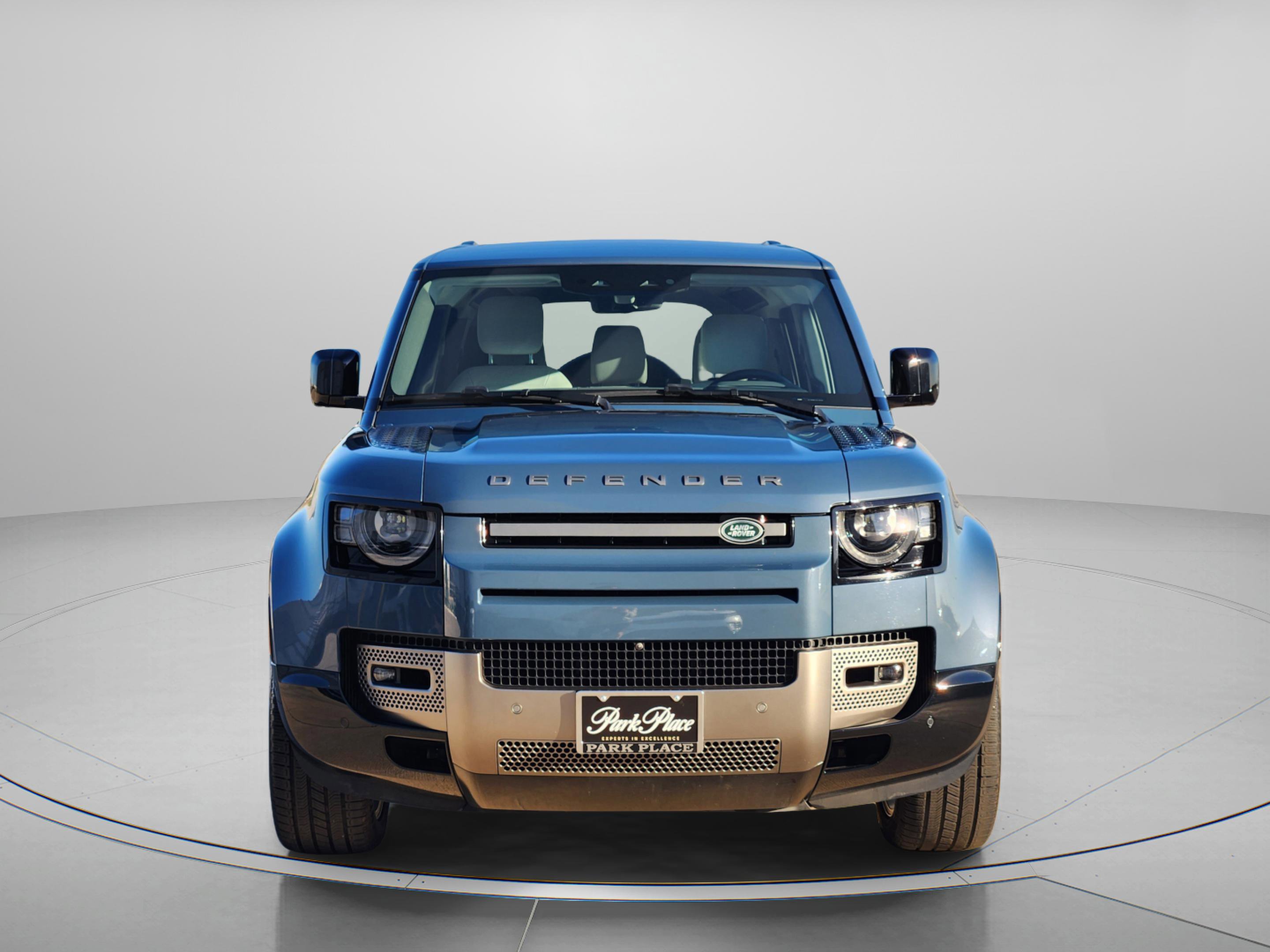 Used 2025 Land Rover Defender 110 X-Dynamic SE image 6