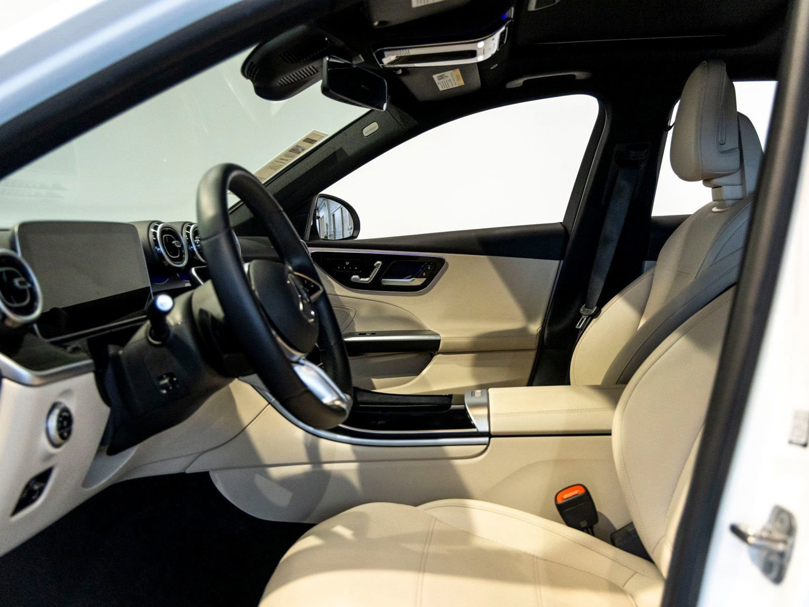 Used 2025 Mercedes-Benz C 300 Sedan image 14