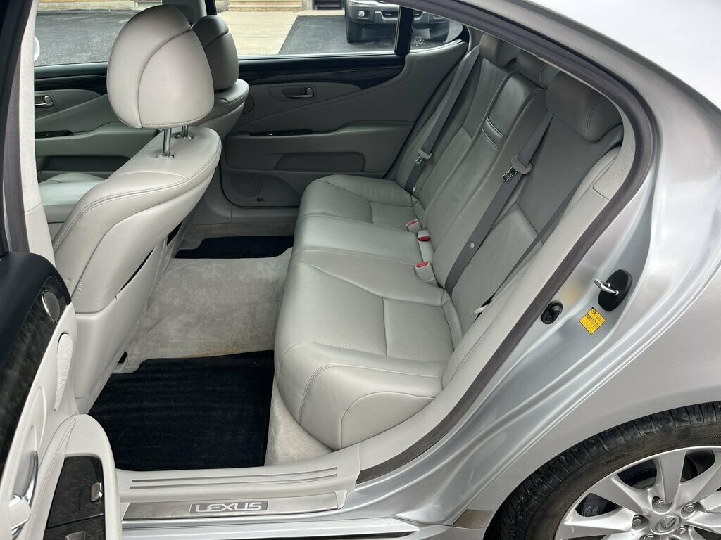 Used 2011 Lexus LS 460 L w/ Luxury Pkg AWD/4WD image 25
