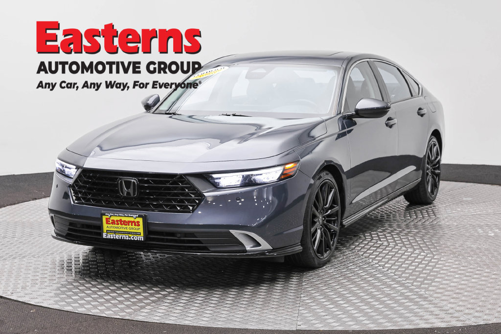 Used 2023 Honda Accord Touring image 1