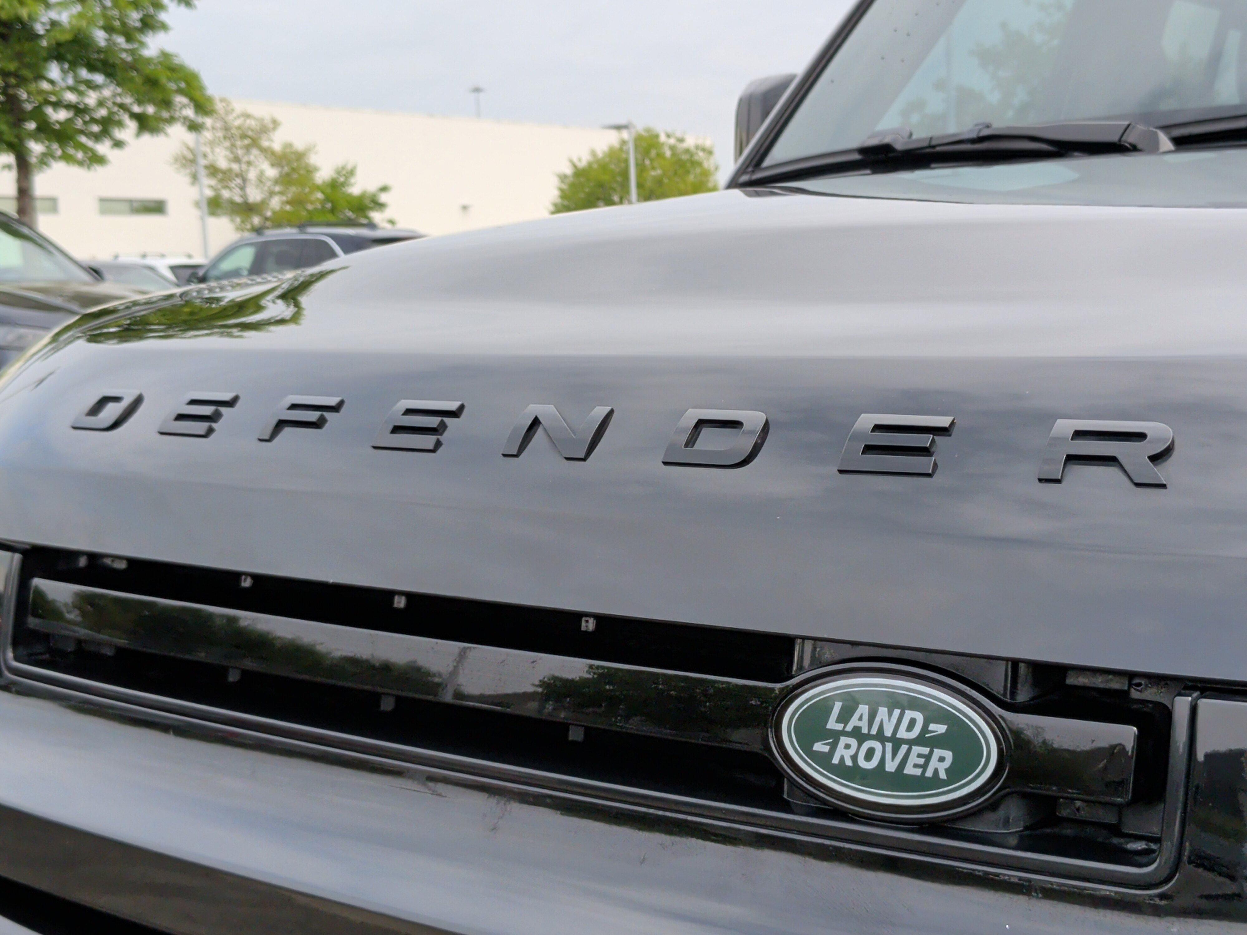 Used 2023 Land Rover Defender 110 X-Dynamic SE image 14