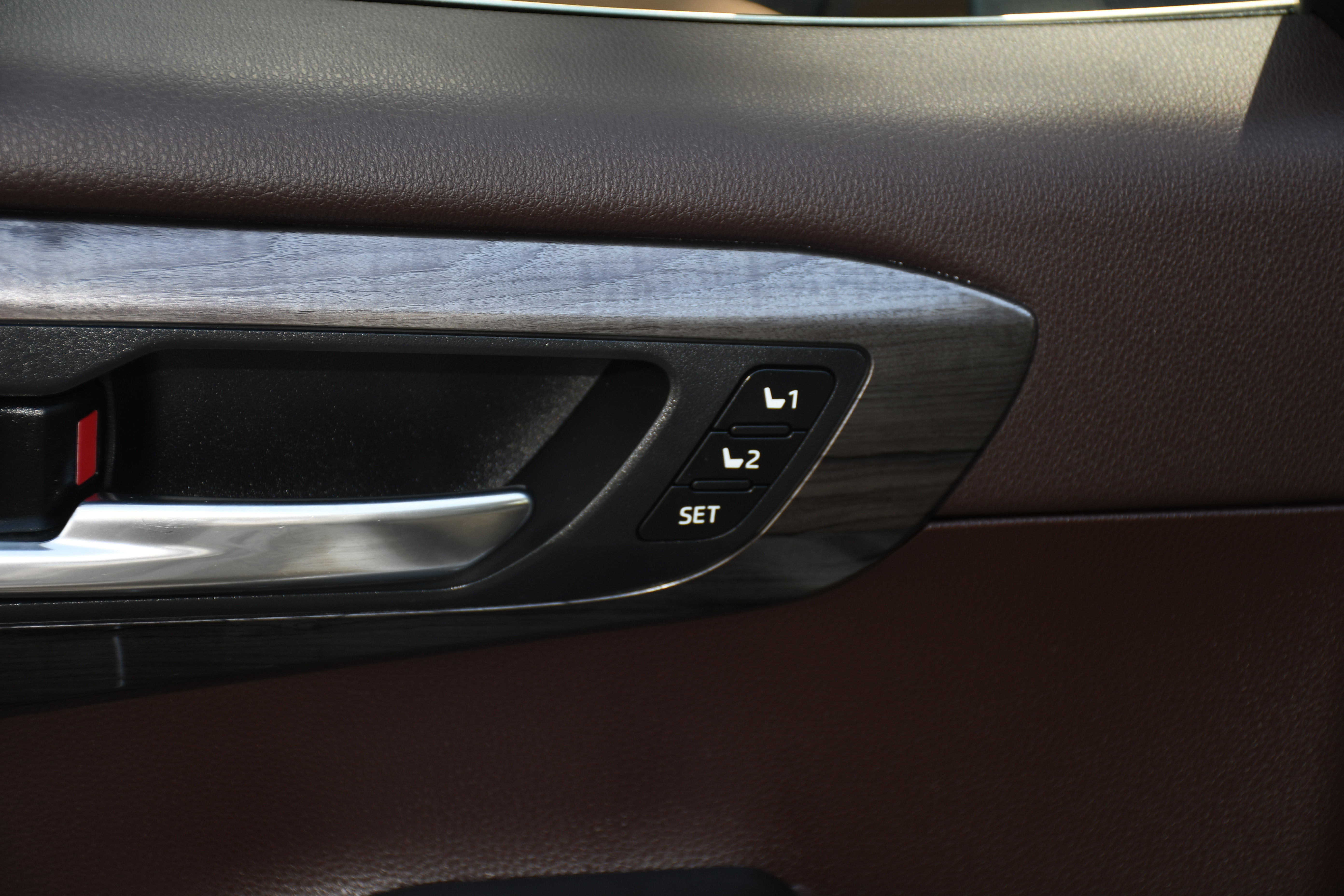 Used 2021 Toyota Highlander Platinum image 12