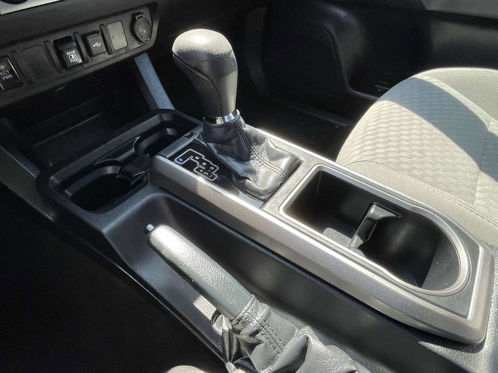 Used 2022 Toyota Tacoma SR5 w/ Technology Package RWD image 41