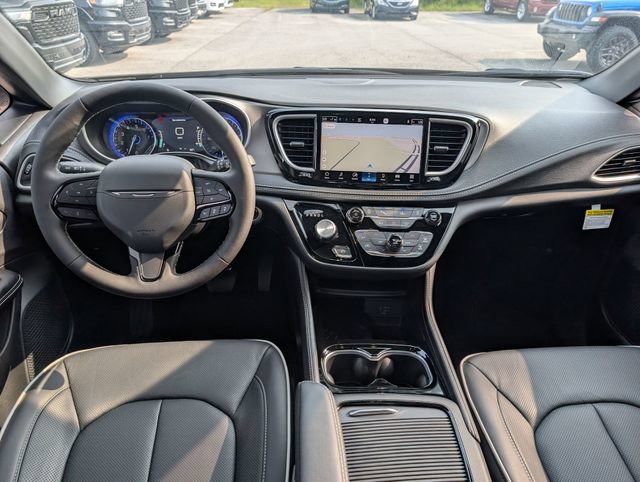 New 2027 Chrysler Pacifica Limited FWD image 34