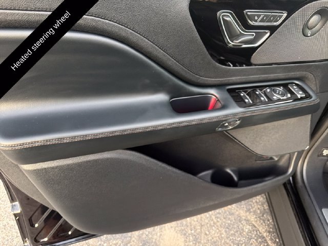 Certified 2025 Lincoln Aviator Reserve w/ Jet Appearance Package AWD/4WD image 13
