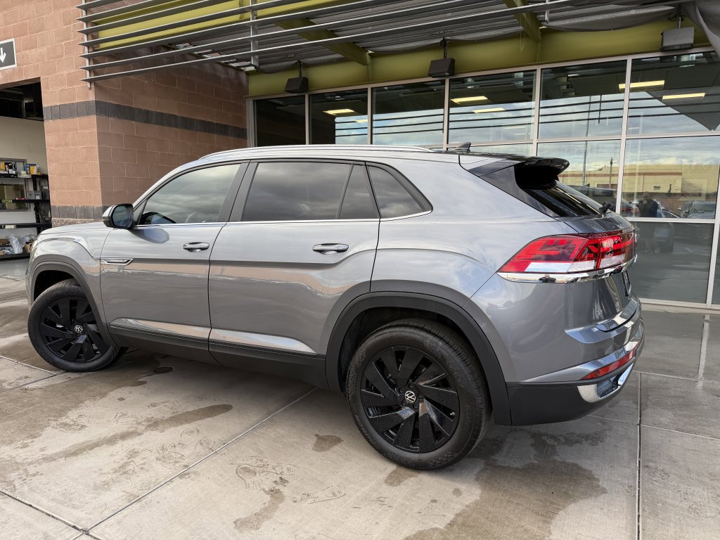 Used 2024 Volkswagen Atlas Cross Sport SE w/ Panoramic Sunroof Package image 5