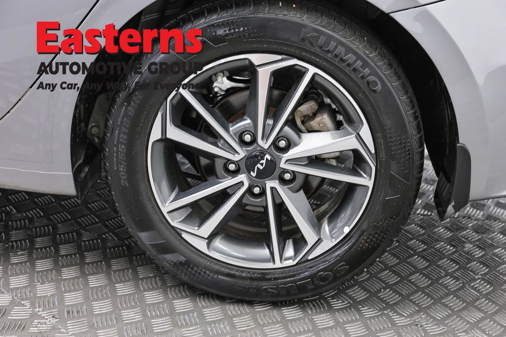 Used 2023 Kia Forte LXS w/ LXS Technology Package FWD image 33