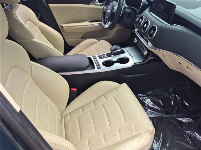 Used 2022 Kia Stinger GT2 image 22