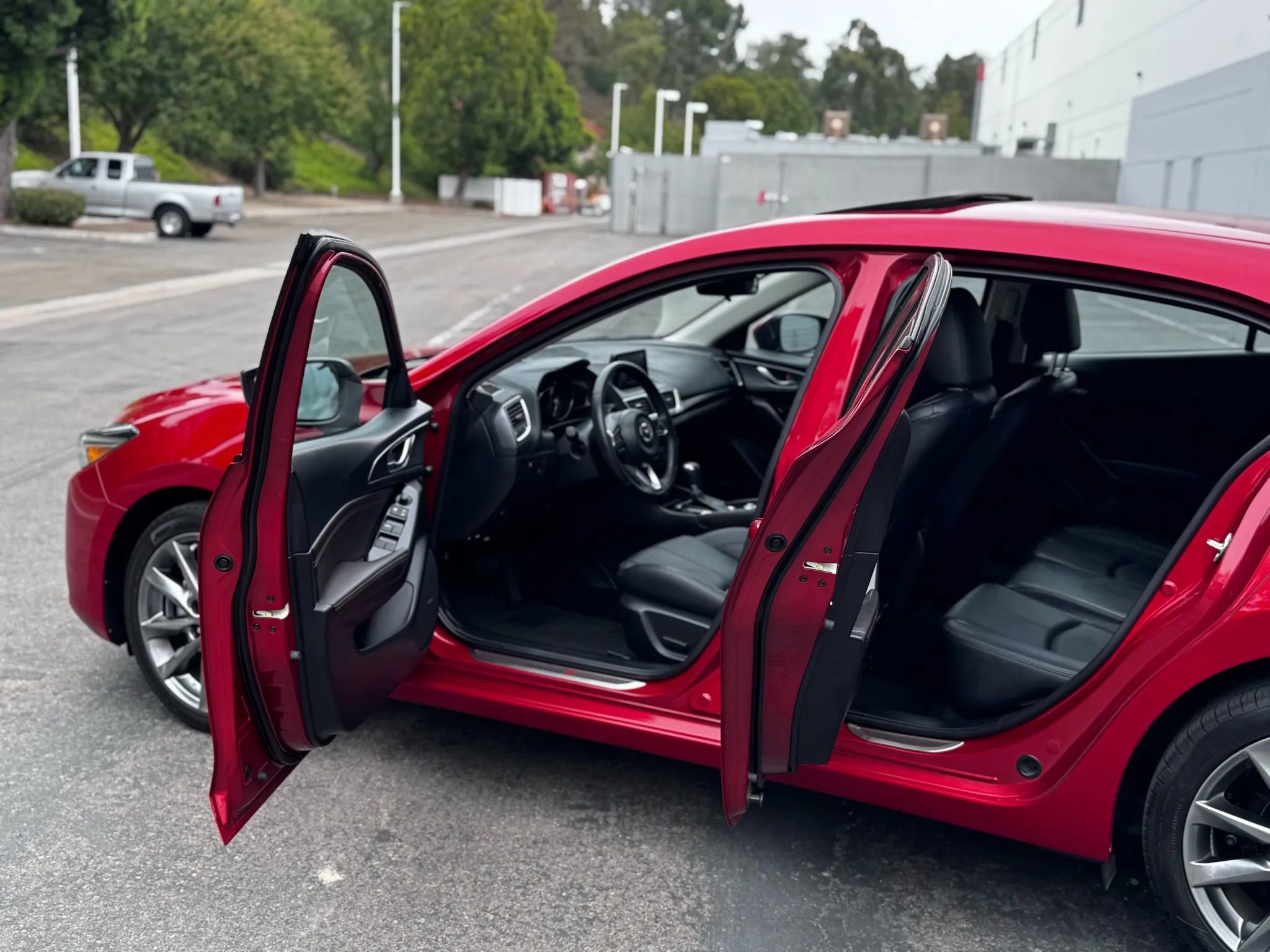 Used 2018 MAZDA MAZDA3 Grand Touring image 31