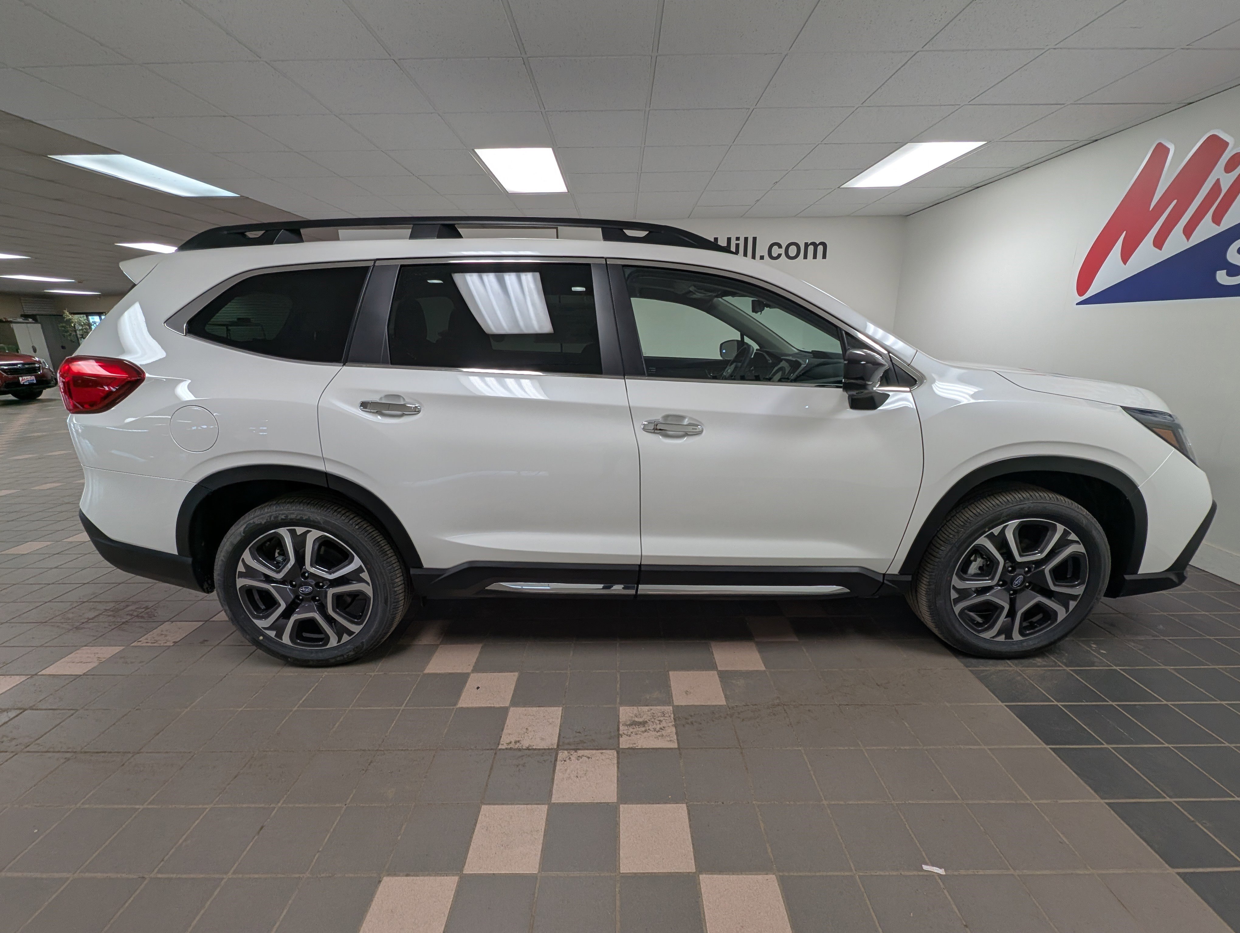 New 2025 Subaru Ascent Touring w/ Popular Package #2 image 13