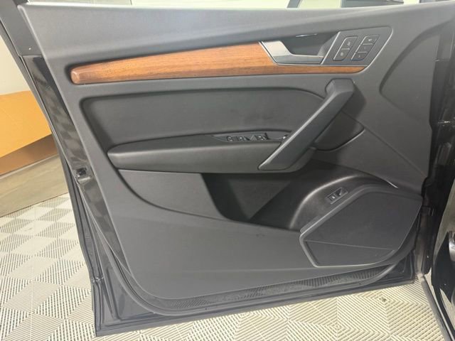 Used 2023 Audi Q5 2.0T Premium w/ Convenience Package image 20