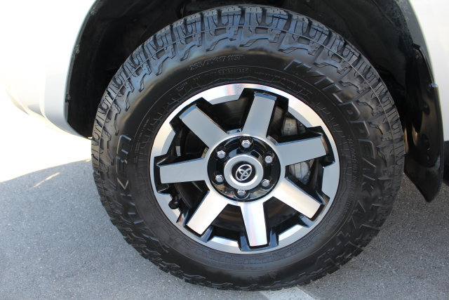 Certified 2024 Toyota 4Runner TRD Off-Road Premium w/ Moonroof Package AWD/4WD image 8
