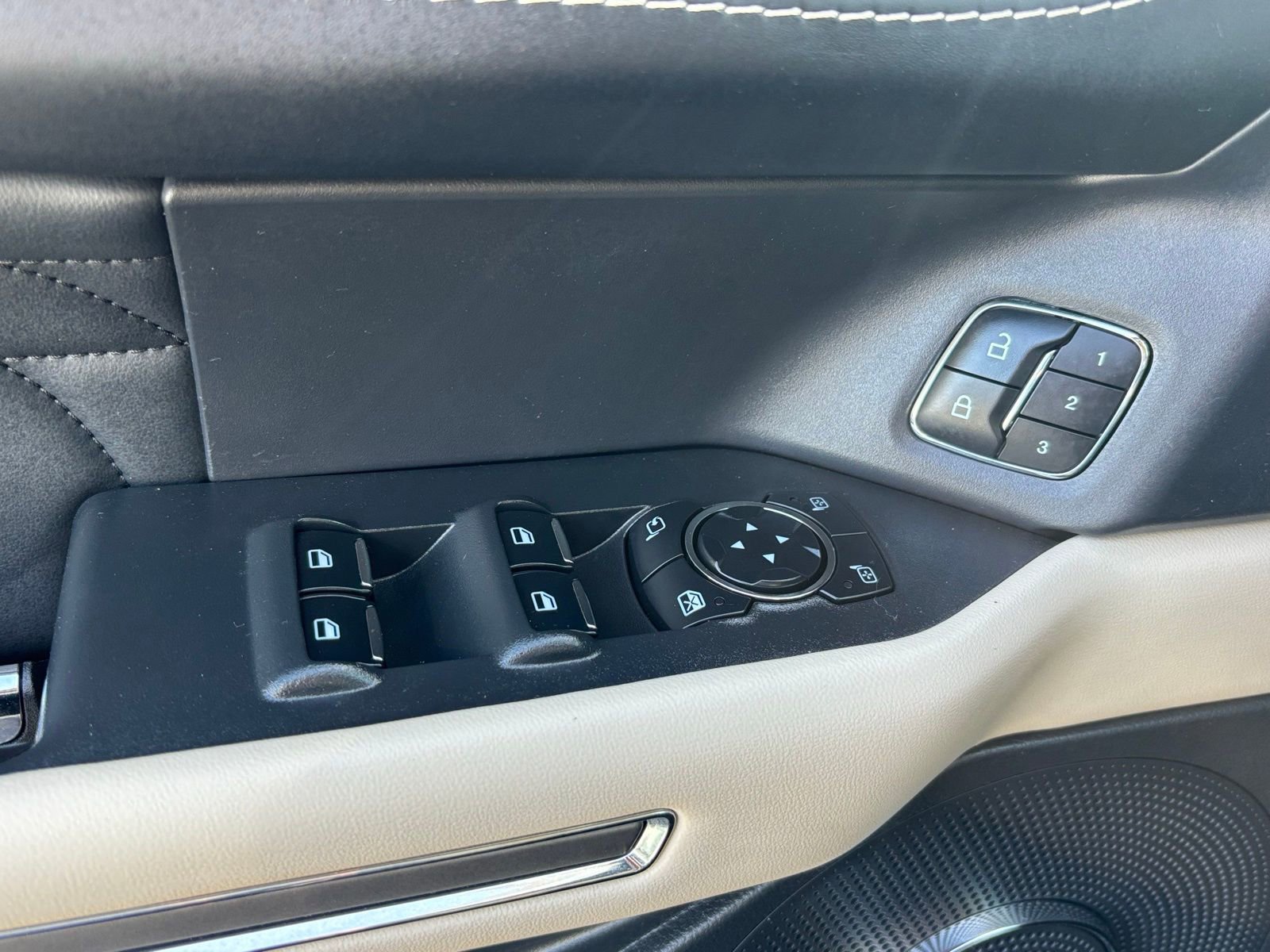 Used 2024 Ford Expedition Max Platinum image 17