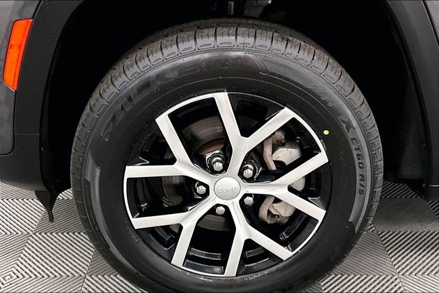 Used 2024 Jeep Grand Cherokee Limited w/ Trailer Tow Package image 10