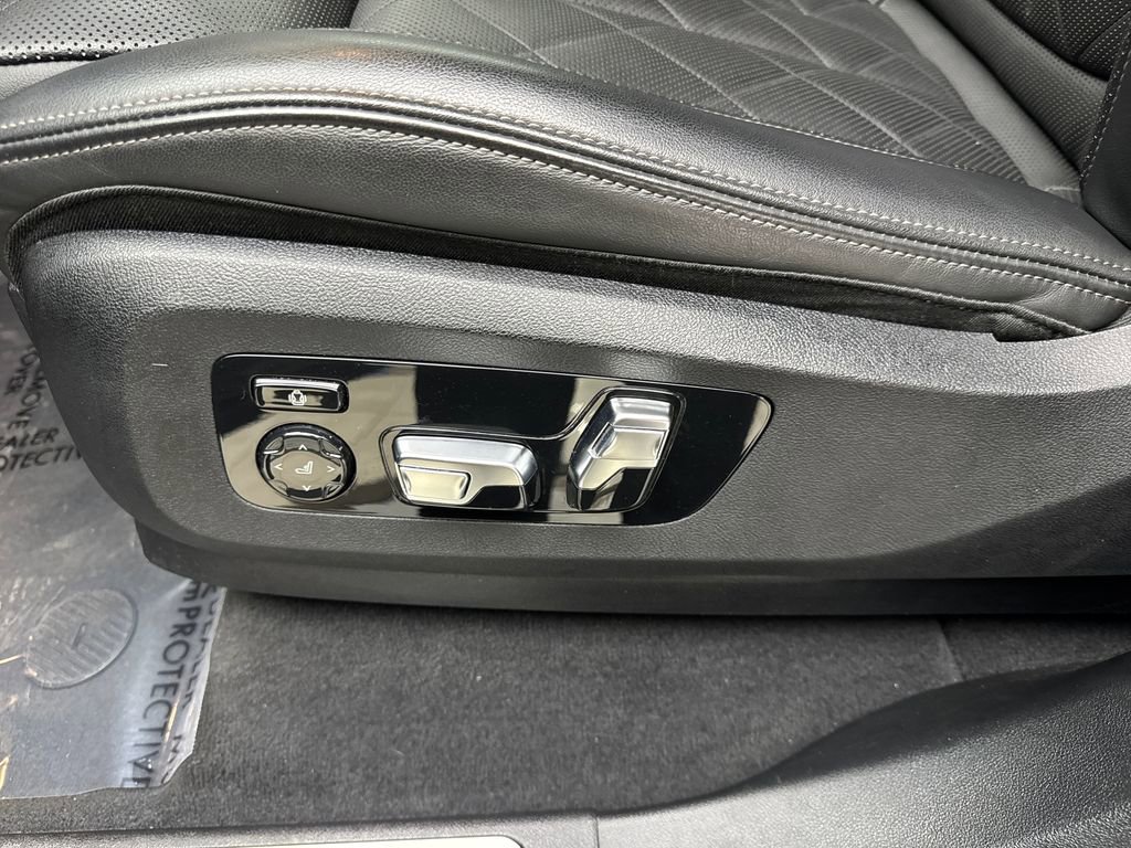 Used 2025 BMW X5 sDrive40i image 31