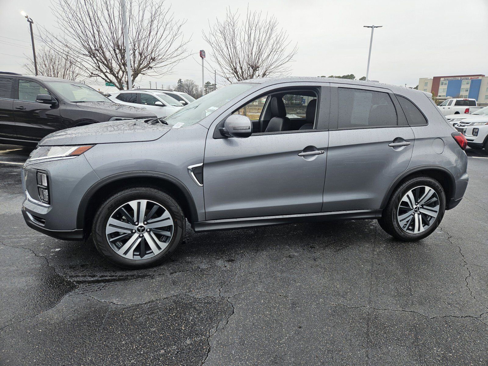 Used 2025 Mitsubishi Outlander Sport SE image 3